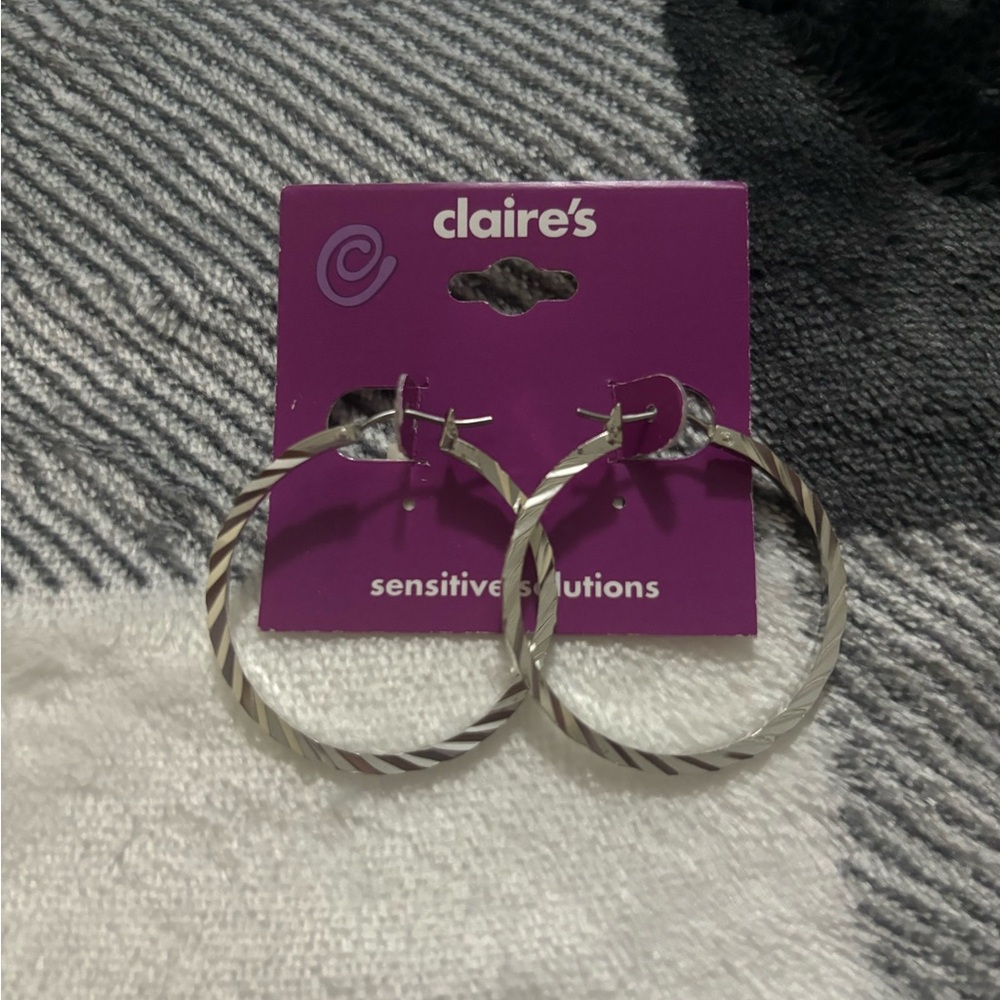 ❤️‍🔥5/$25❤️‍🔥 Vintage Claire’s Sensitive Skin Silver Hoop Earrings